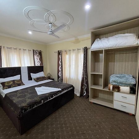 The Khayabaan - Luxurious Home Stay Away From Home Srīnagar Exterior foto